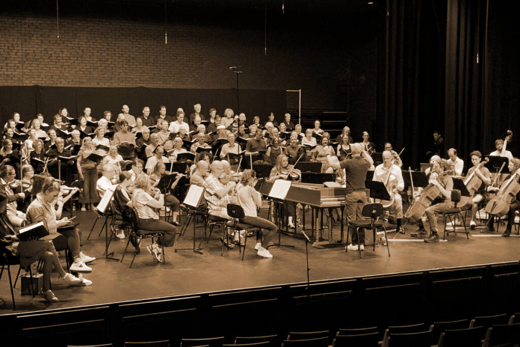 MSO & chorus rehearsing Messiah